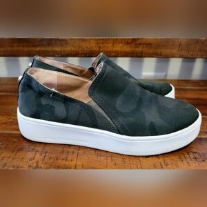 Steve Madden Black Camouflage Slip-On Flats